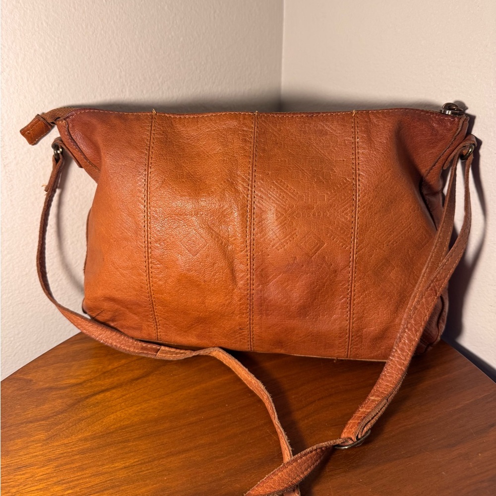 Day and Mood leather purse 
Brown